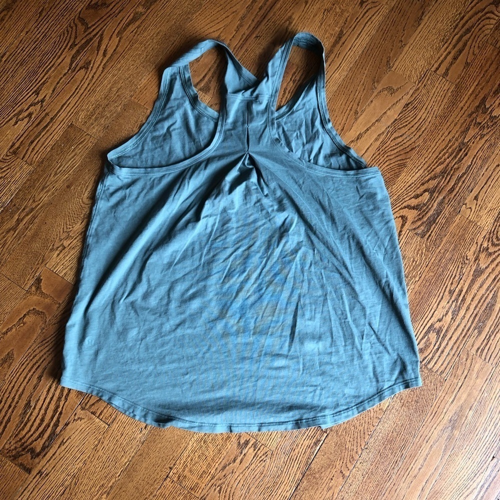Lululemon tank - Picture 2 of 3